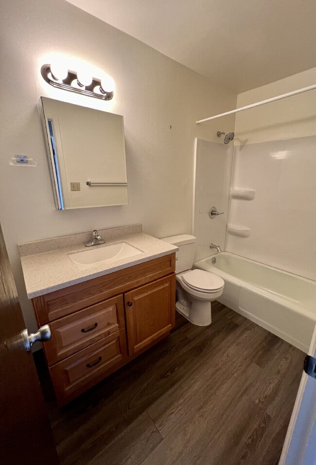 Building Photo - Two Bedroom with Garage Ready Now