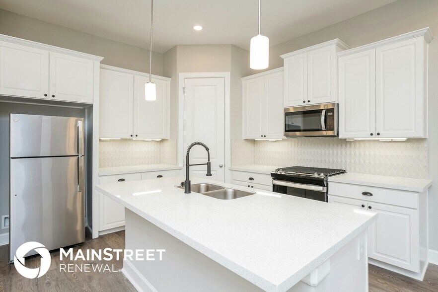 Building Photo - 5117 Royal Heath Dr