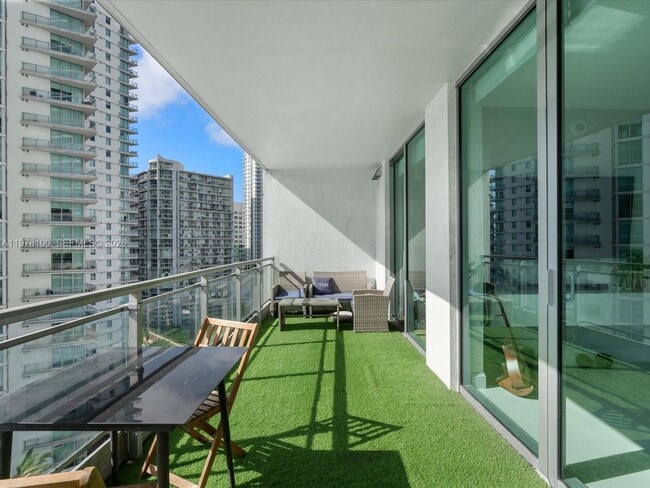 Building Photo - 90 SW 3rd St