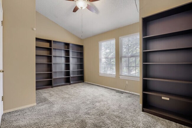 Building Photo - 6749 Mountain Top Ln