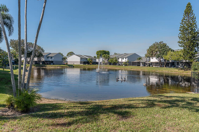 Building Photo - 2204 Seaside Dr