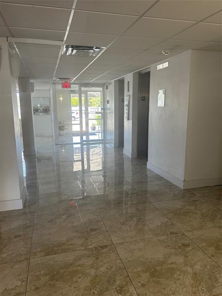 Building Photo - 550 Bayshore Dr