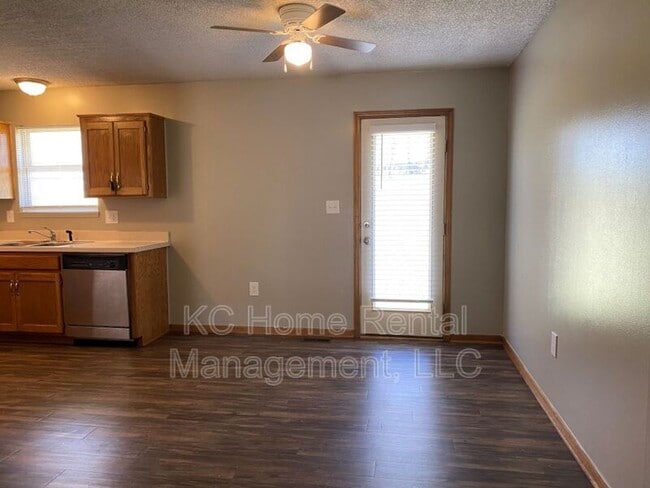 Building Photo - 605 Susanne Ct