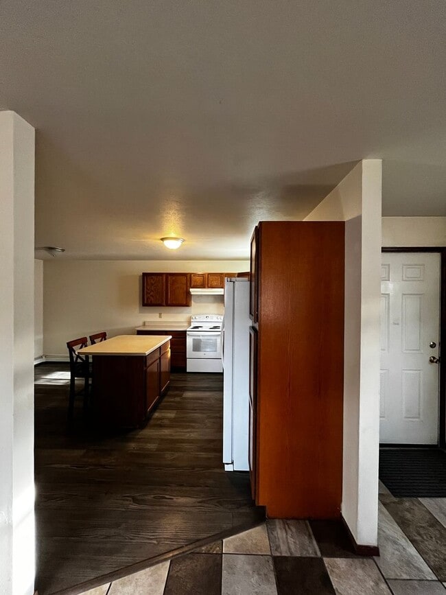 Building Photo - 94 N Grogan St