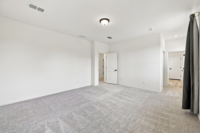 Building Photo - 1513 Underbrush Dr
