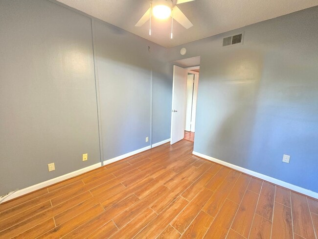 Building Photo - For Rent – 2 Bedroom | 1.5 Bathroom Townho...