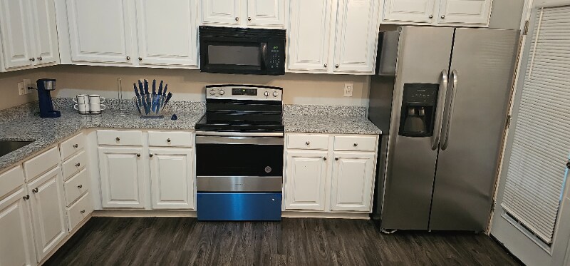 Building Photo - 8677 S Ashley Glen Cir