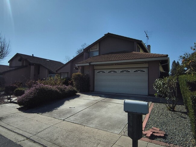Building Photo - BEAUTIFUL TWO LEVEL 4BD/3BA HOME AVAILABLE IN MILPITAS, CA !!!!!!
