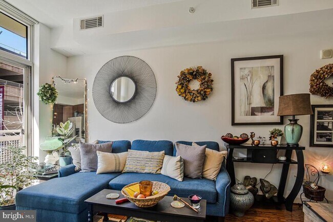 Building Photo - 157 Fleet St