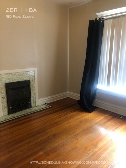 Building Photo - Beautfiul Vintage 2Br with Exposed brick!