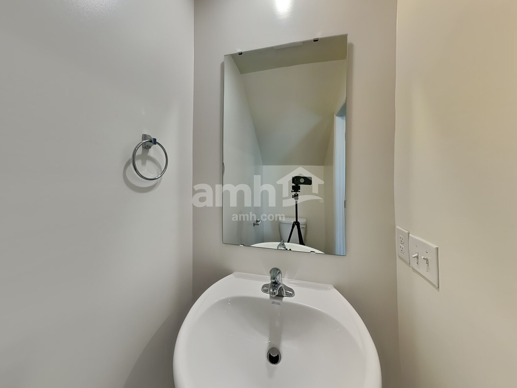 Building Photo - 1401 John Swann St