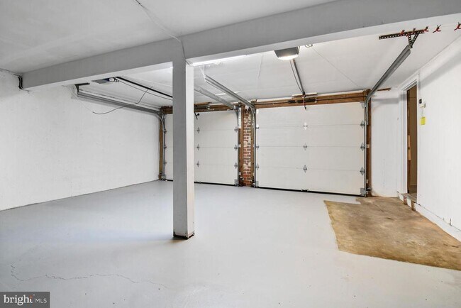 Building Photo - 8217 Lochinver Ln
