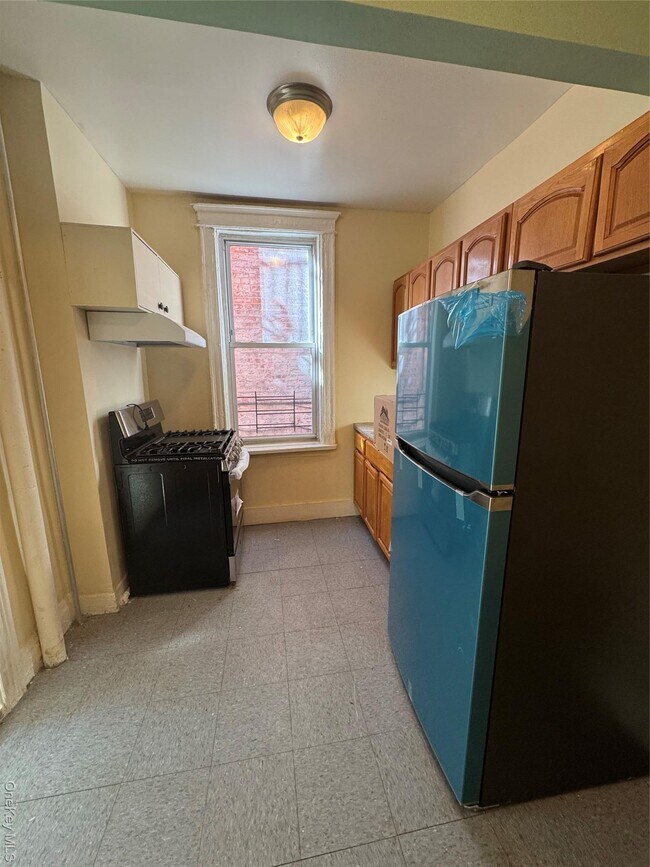 Primary Photo - 786 Garden St
