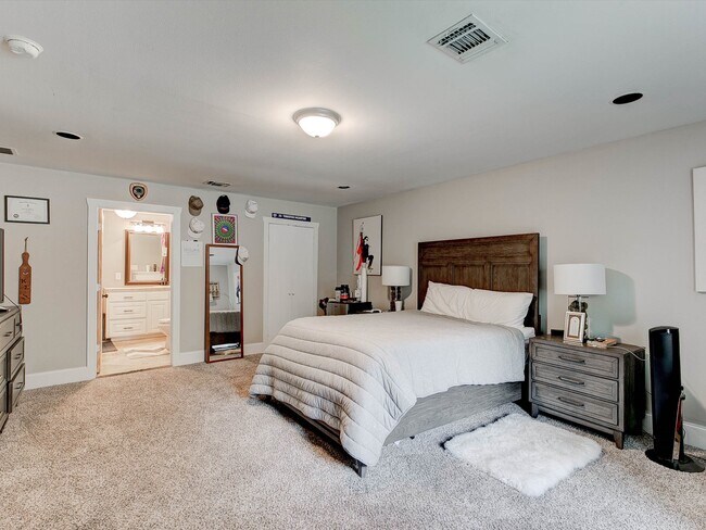 Building Photo - 3705 Brighton Rd