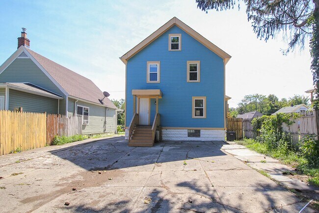 Building Photo - Must See!! Renovated Spacious Single Family House!