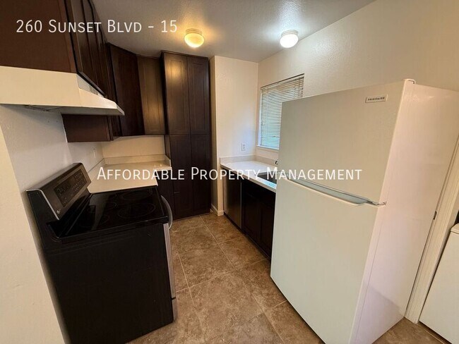 Building Photo - 260 Sunset Blvd