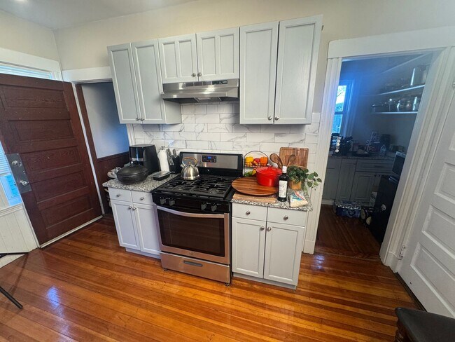 Building Photo - 41 Lafayette St