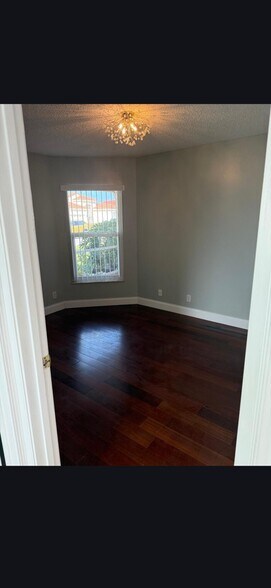 Building Photo - 12390 Summer Springs Dr