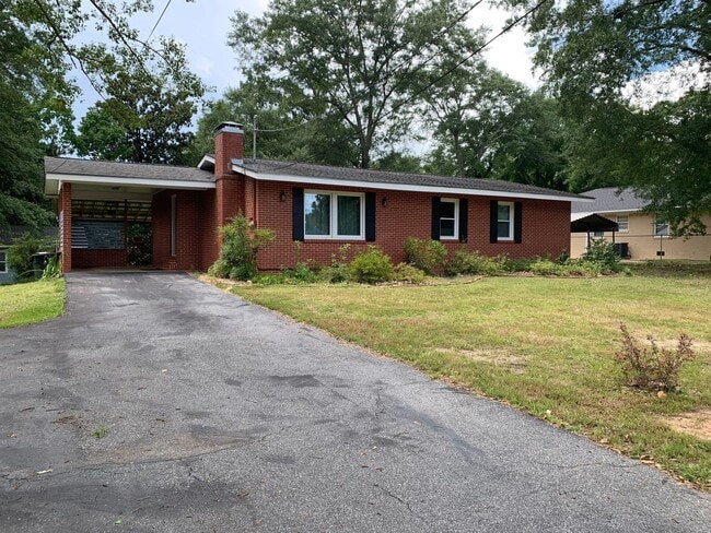 Building Photo - 427 Camellia Dr