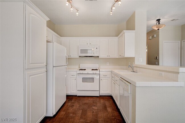 Building Photo - 251 S Green Valley Pkwy
