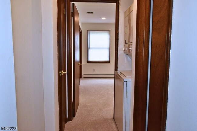 Building Photo - 28 Elmhurst St