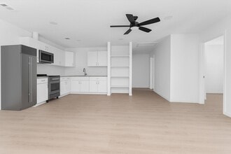 Building Photo - 16016 Green Manor Dr