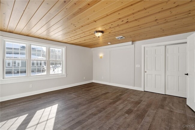 Building Photo - 201 Highbridge St