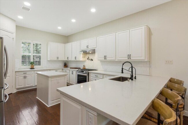 Building Photo - 18901 N Bee Cave Springs Cir