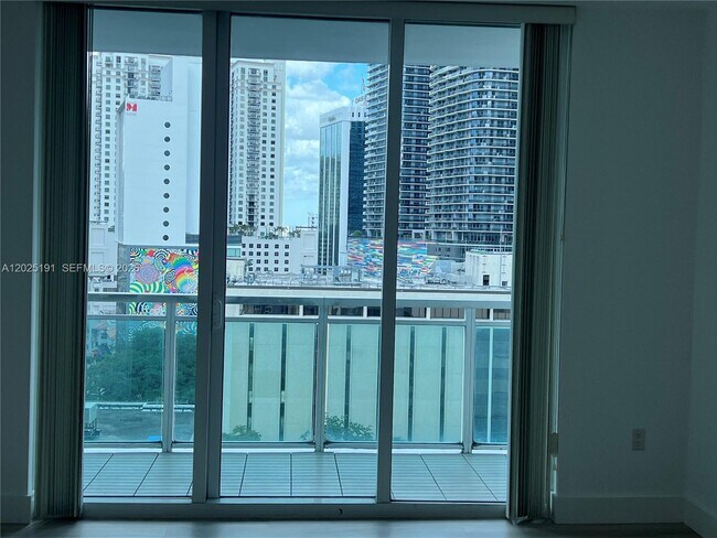 Building Photo - 951 Brickell Ave