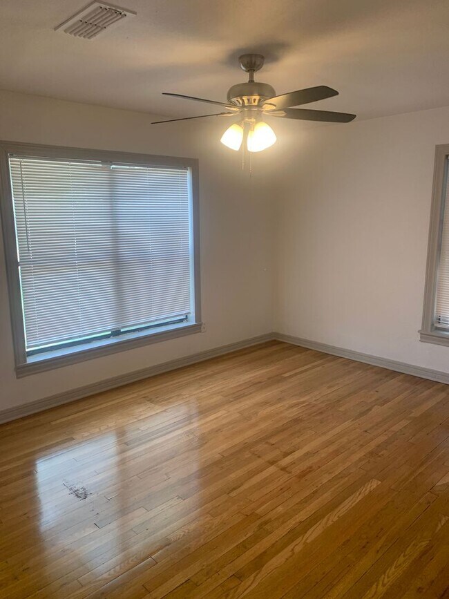 Building Photo - Pre Leasing for fall 2026! 2/1 in Tech Terrace