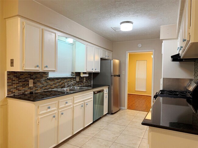 Building Photo - 13430 Exton Ln