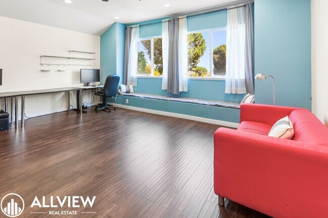 Building Photo - Beautifully Upgraded Home in Prime Mission Viejo Location