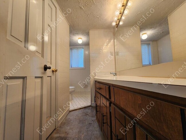 Building Photo - 1529 Winchester Trail