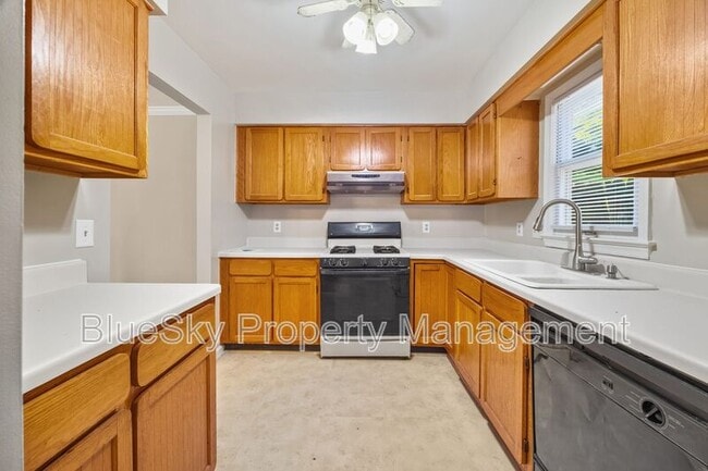 Building Photo - 439 Wynridge Dr