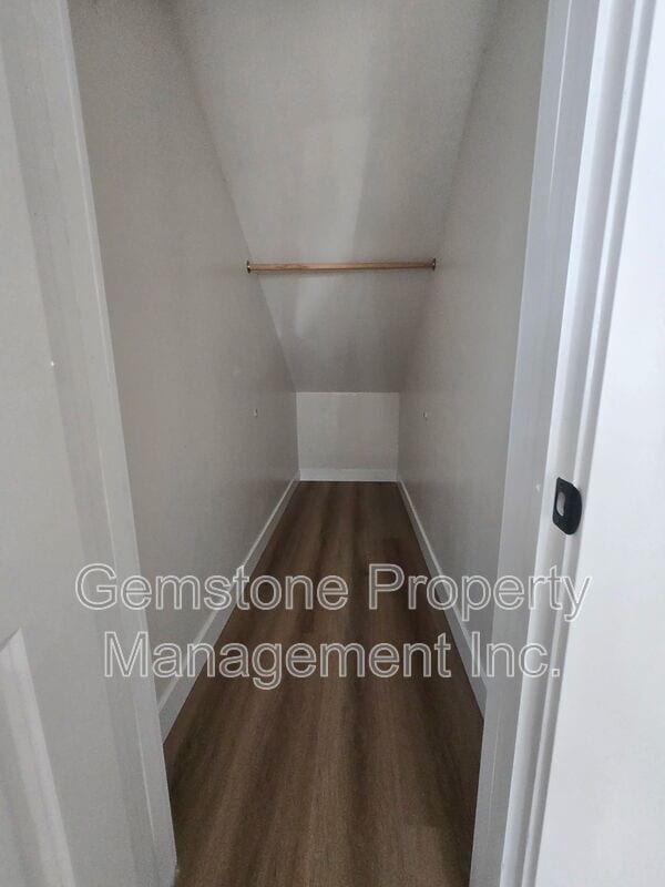 Building Photo - 5387 Brockbank Pl