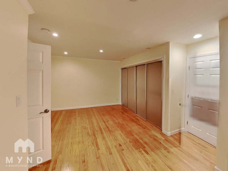 Building Photo - 4690 Cambio Ct