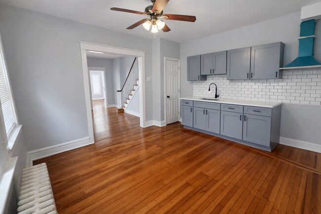 Building Photo - 1243 Magnolia Ave