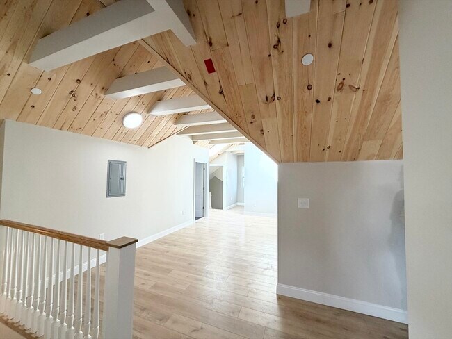 Building Photo - 3 1/2 Buffum St