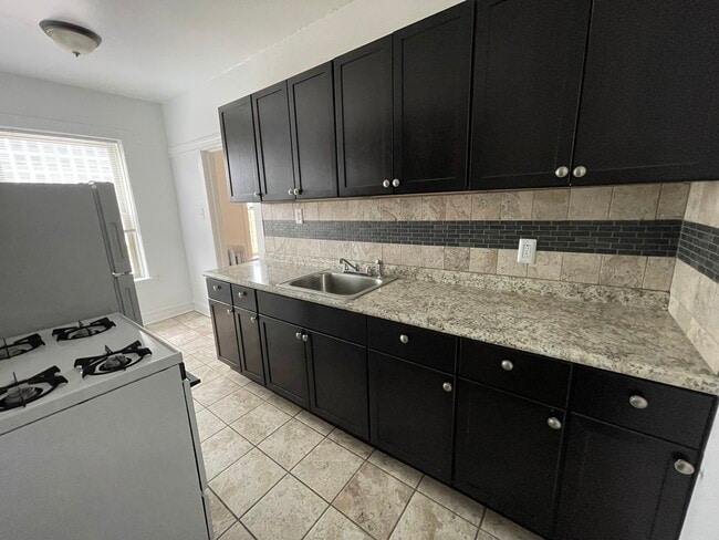 Building Photo - 6345 N Magnolia Ave