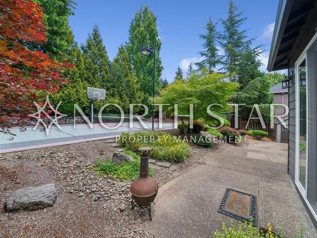Building Photo - Move-In Ready Craftsman with Gourmet Kitchen, Bonus Room & Private Basketball Court