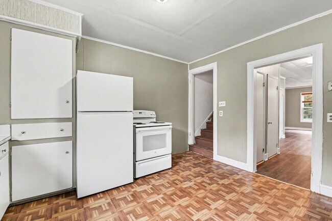 Building Photo - 215-217 Pine Grove MF