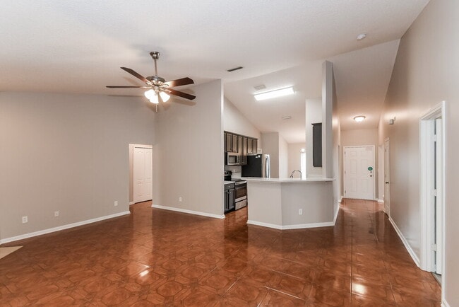 Building Photo - 6789 Southern Oaks Dr