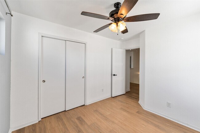 Building Photo - 16734 Warbler Dr