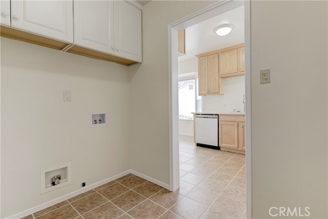 Building Photo - 559 E Providencia Ave