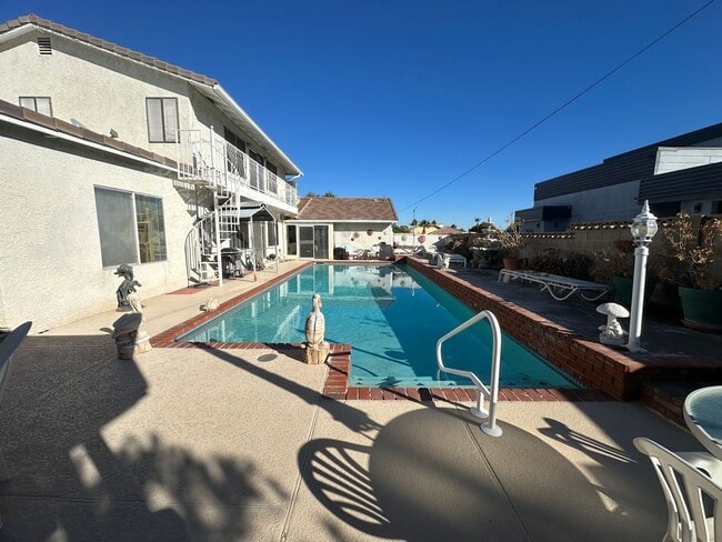 Building Photo - 1 Bedroom Casita