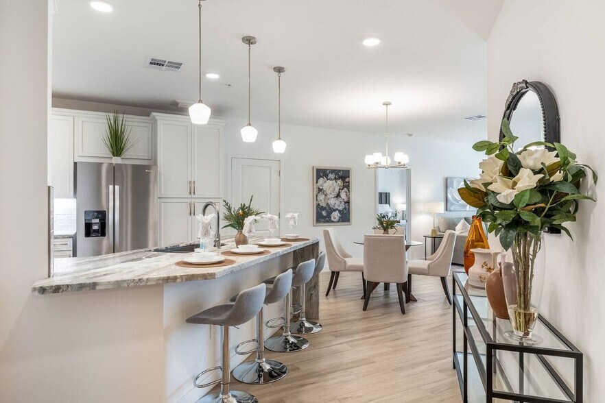 Kitchen, island ,dinette - 2511 W Queen Creek Rd