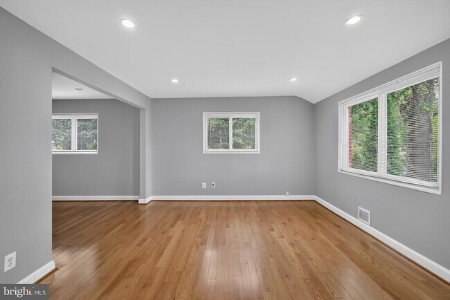 Building Photo - 11102 Bucknell Dr