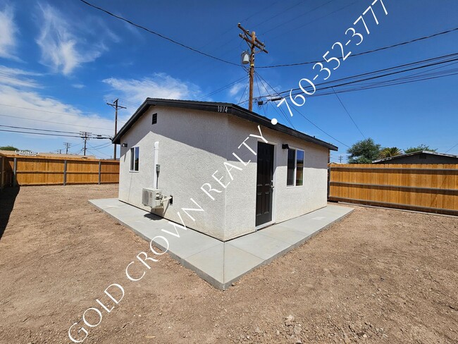 Building Photo - 1074 W Euclid Ave