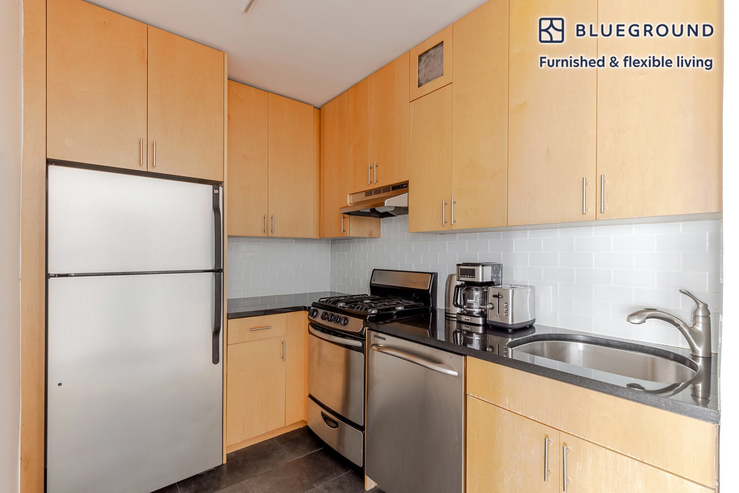 Building Photo - 330 E 46th St