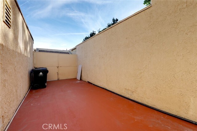 Building Photo - 8633 Balboa Blvd